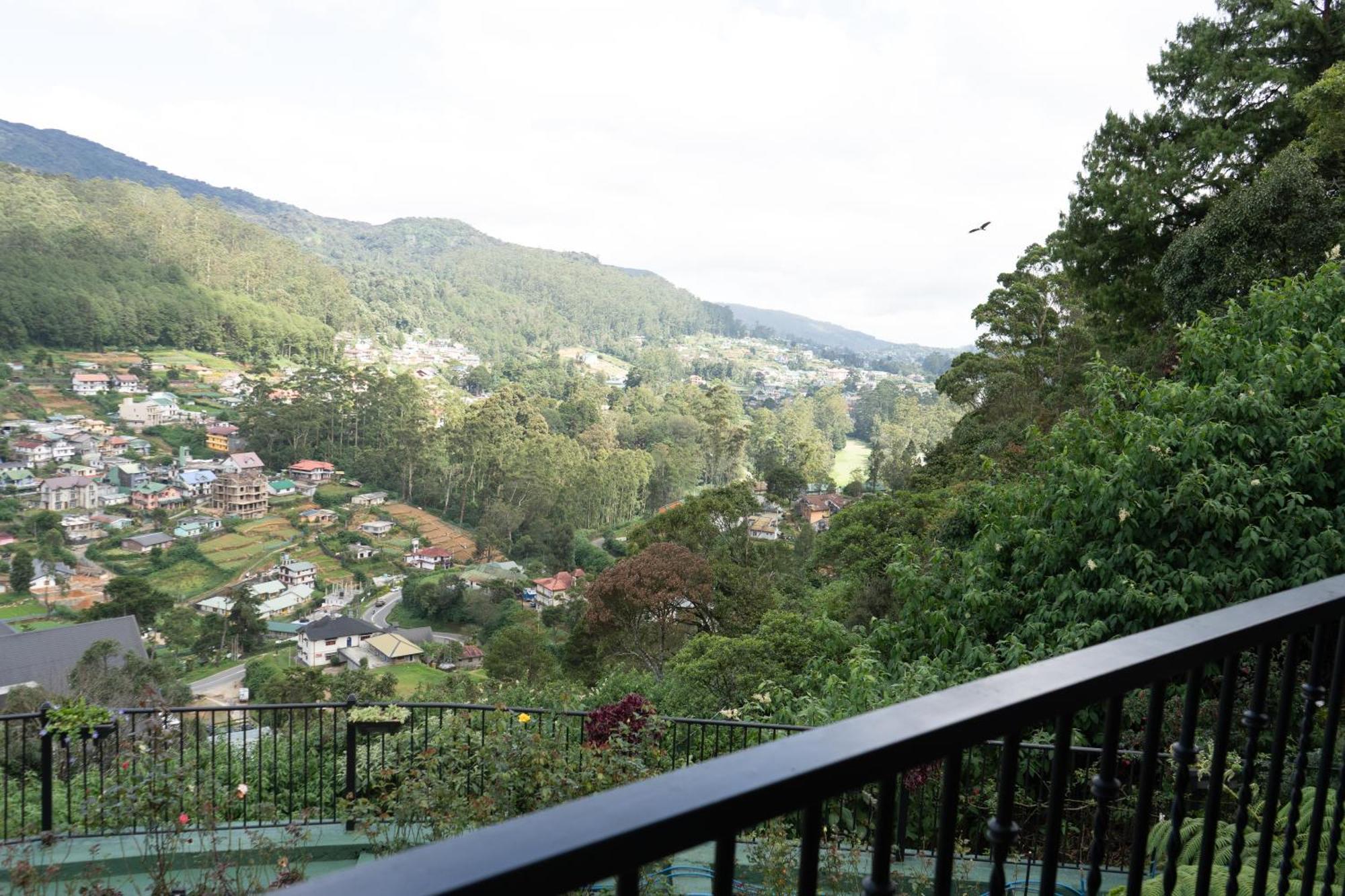 The Wind Castle Hotel Nuwara Eliya Exterior photo